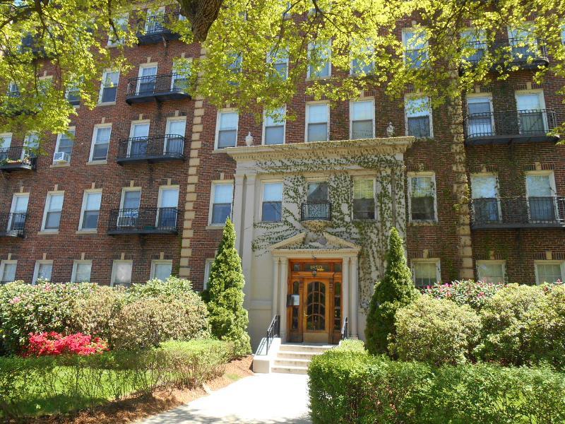 Studio bed, 1 bath apartment for rent at 1848 Commonwealth Ave Unit 33, Brighton — photo 18 of 24