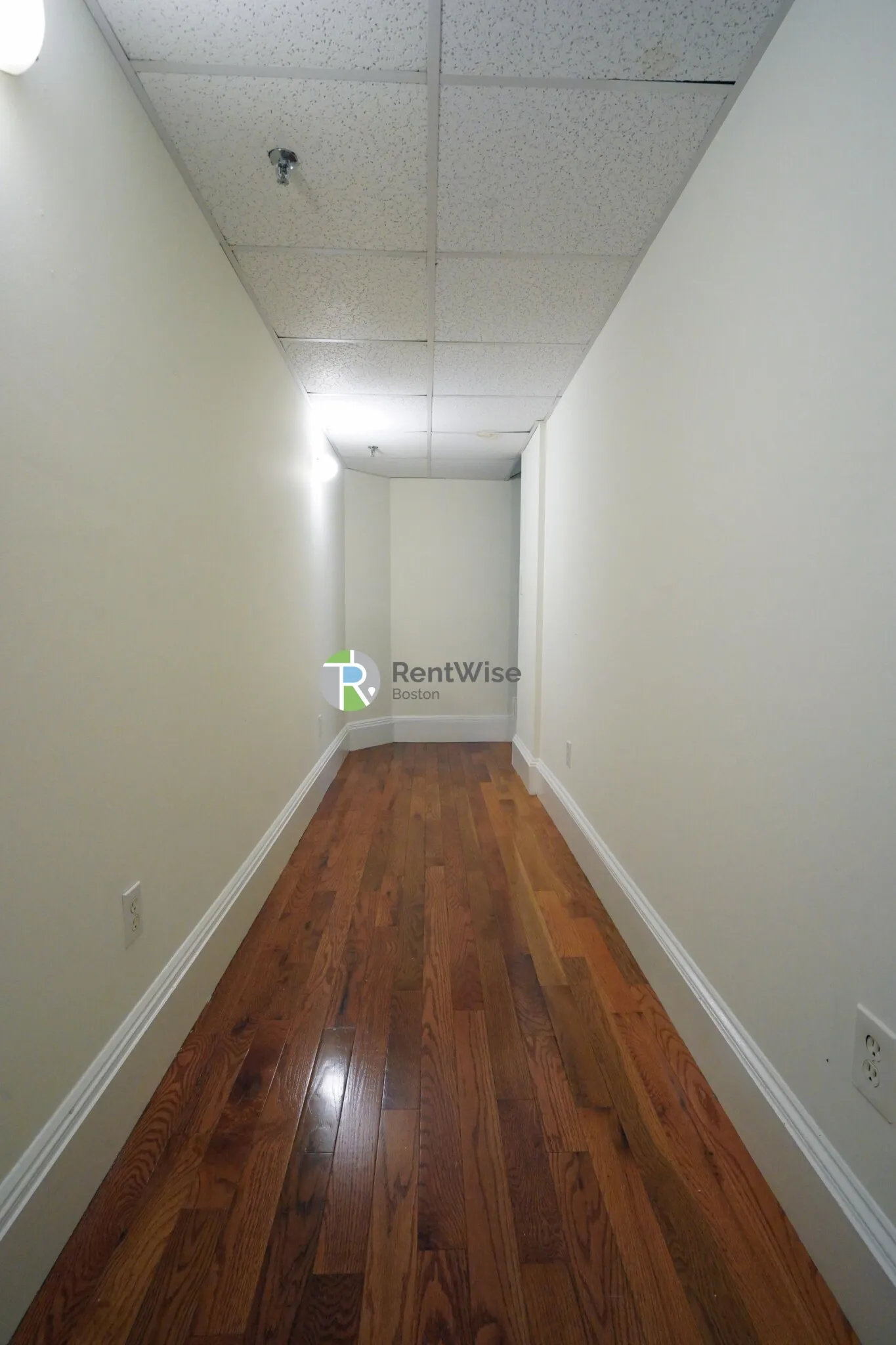 Studio bed, 1 bath apartment for rent at 1848 Commonwealth Ave Unit A, Brighton — photo 3 of 12
