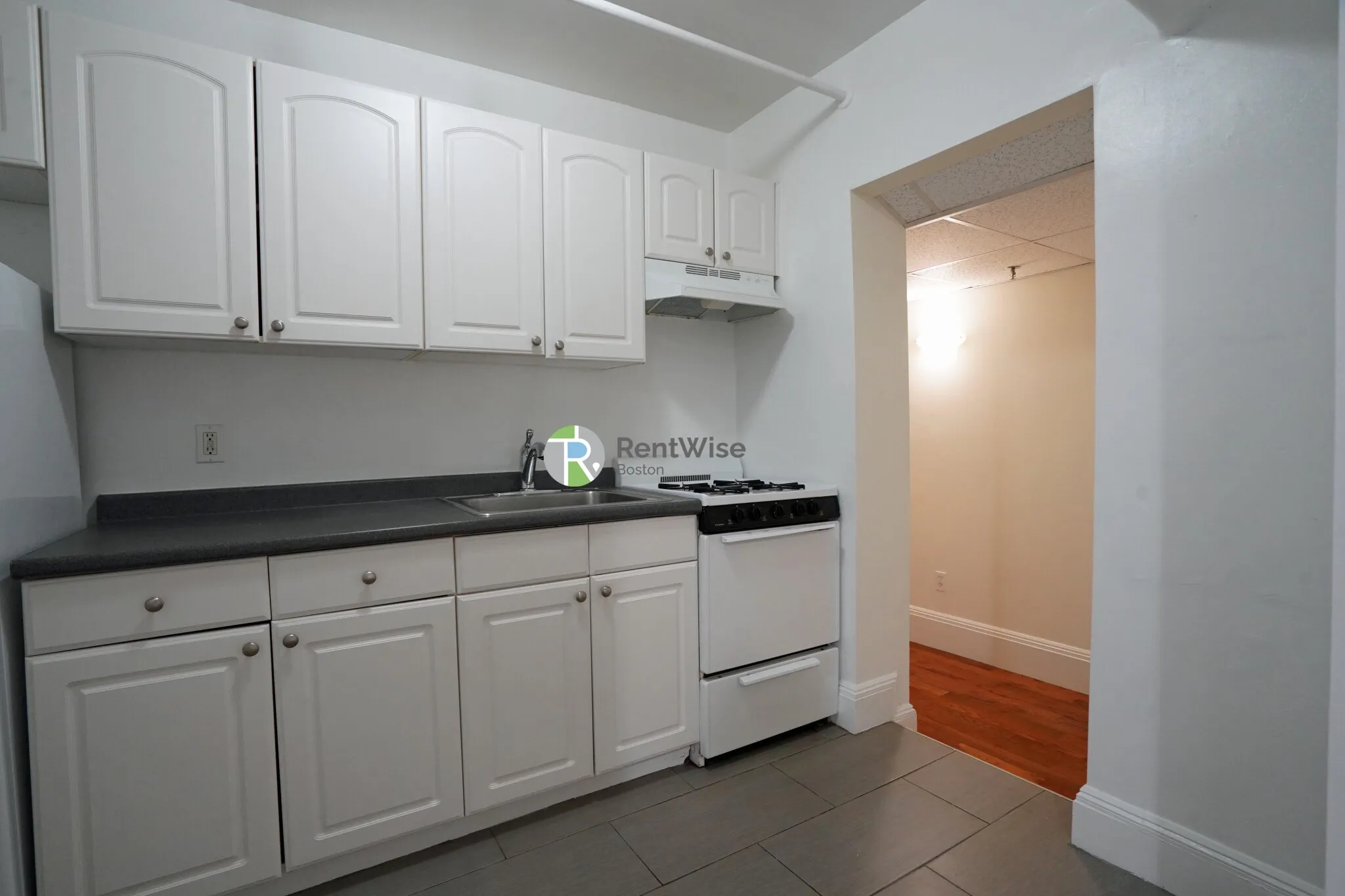 Studio bed, 1 bath apartment for rent at 1848 Commonwealth Ave Unit A, Brighton — photo 6 of 12