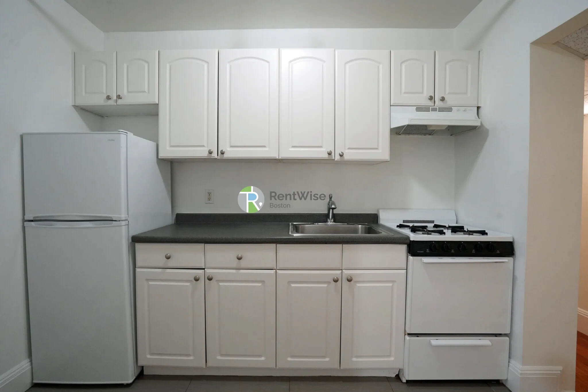 Studio bed, 1 bath apartment for rent at 1848 Commonwealth Ave Unit A, Brighton — photo 5 of 12