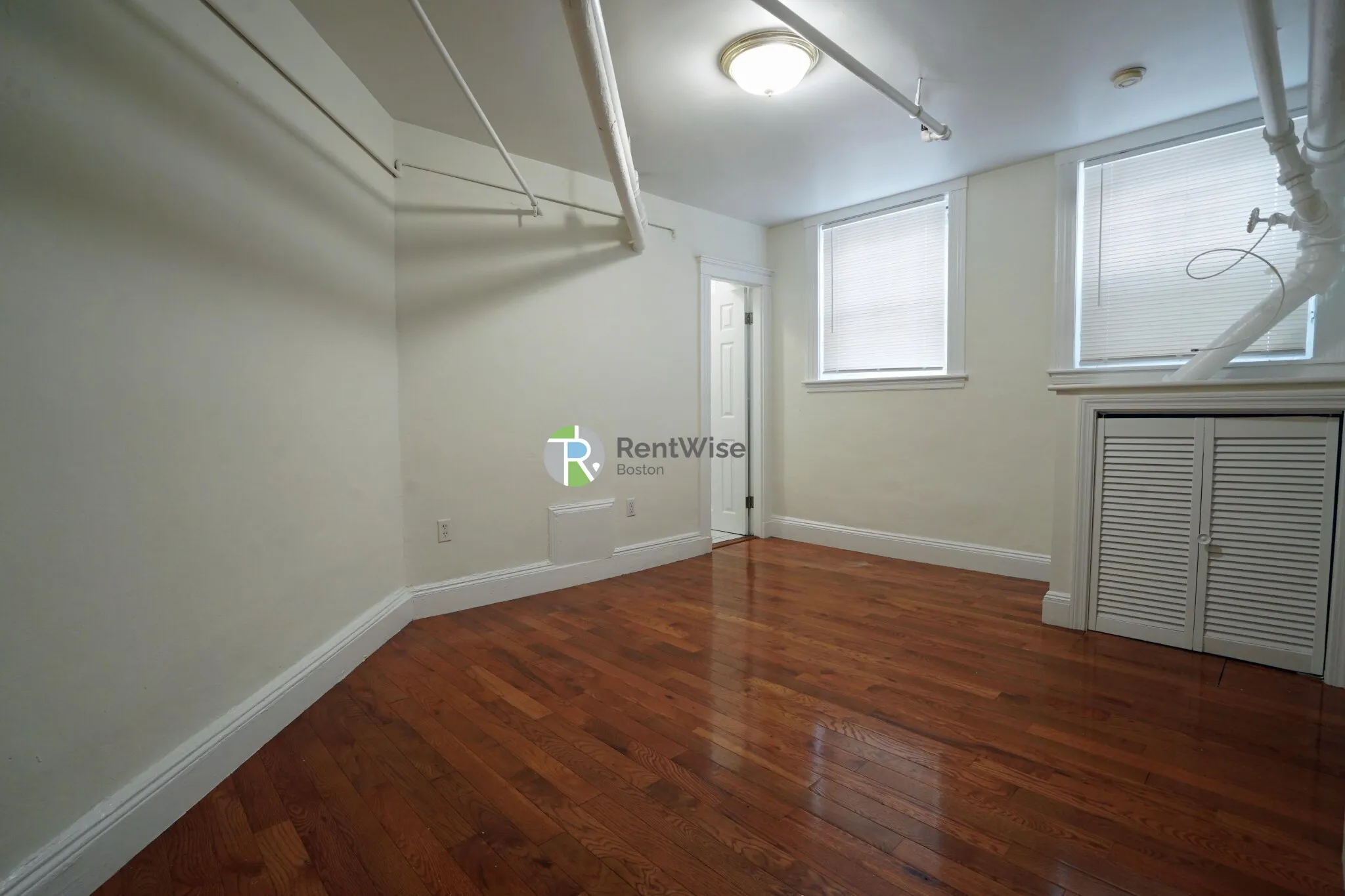 Studio bed, 1 bath apartment for rent at 1848 Commonwealth Ave Unit A, Brighton — photo 2 of 12