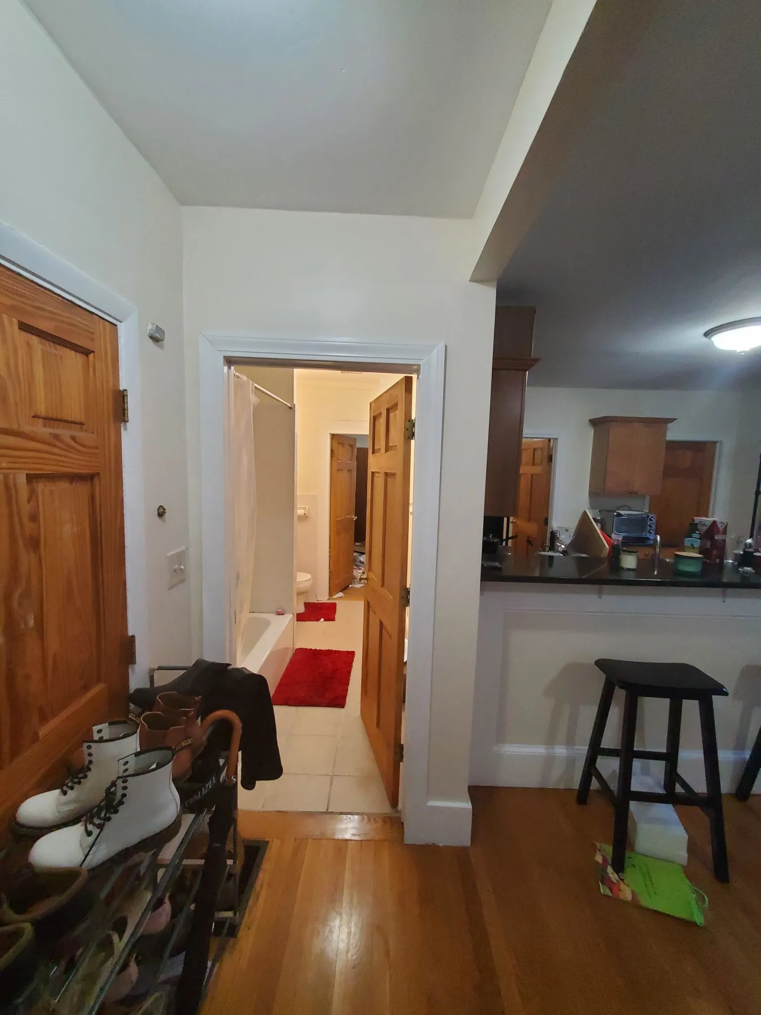 3 bed, 1 bath apartment for rent at 185 Beacon St Unit 2, Ward Two — photo 2 of 9