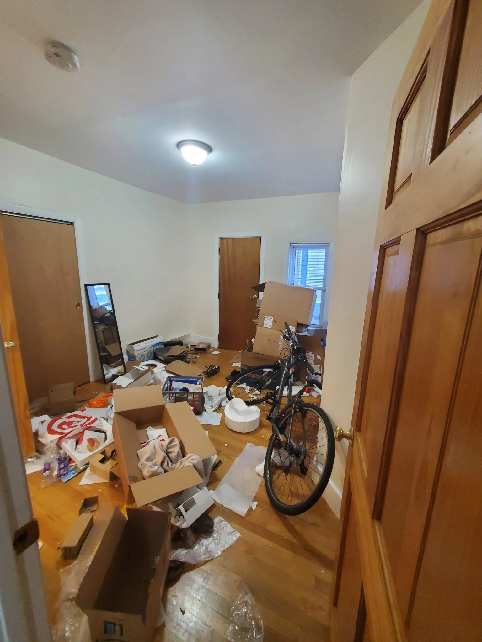 3 bed, 1 bath apartment for rent at 185 Beacon St Unit 2, Ward Two — photo 7 of 9