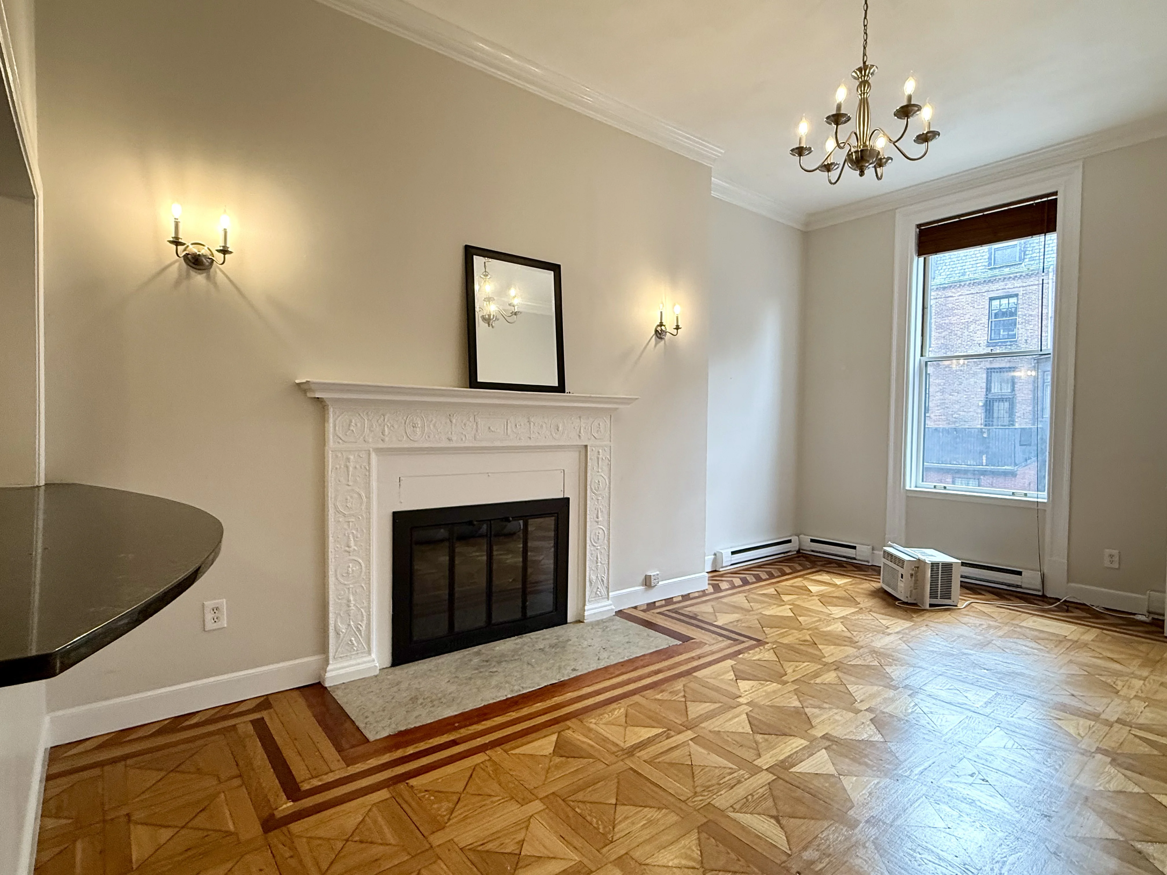1 bed, 1 bath apartment for rent at 185 Beacon St Unit 2R, Back Bay — photo 3 of 12