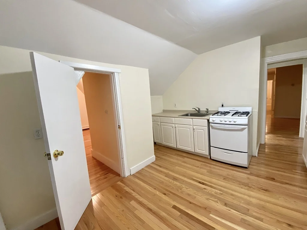 2 bed, 1 bath apartment for rent at 185 Beacon St Unit 3, Somerville — photo 14 of 17