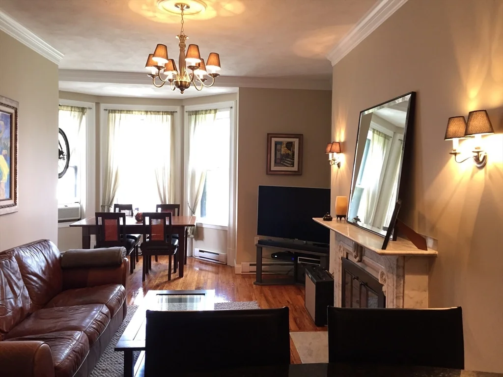 1 bed, 1 bath apartment for rent at 185 Beacon St Unit 4D, Back Bay — photo 2 of 5