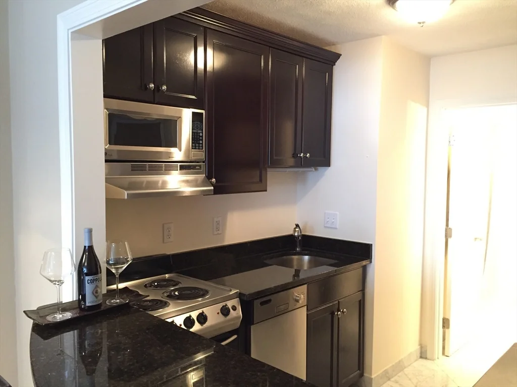 1 bed, 1 bath apartment for rent at 185 Beacon St Unit 4D, Back Bay — photo 3 of 5