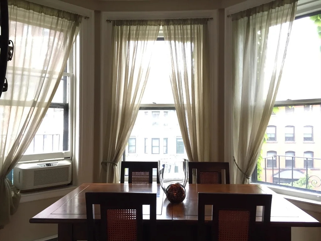 1 bed, 1 bath apartment for rent at 185 Beacon St Unit 4D, Back Bay — photo 1 of 5