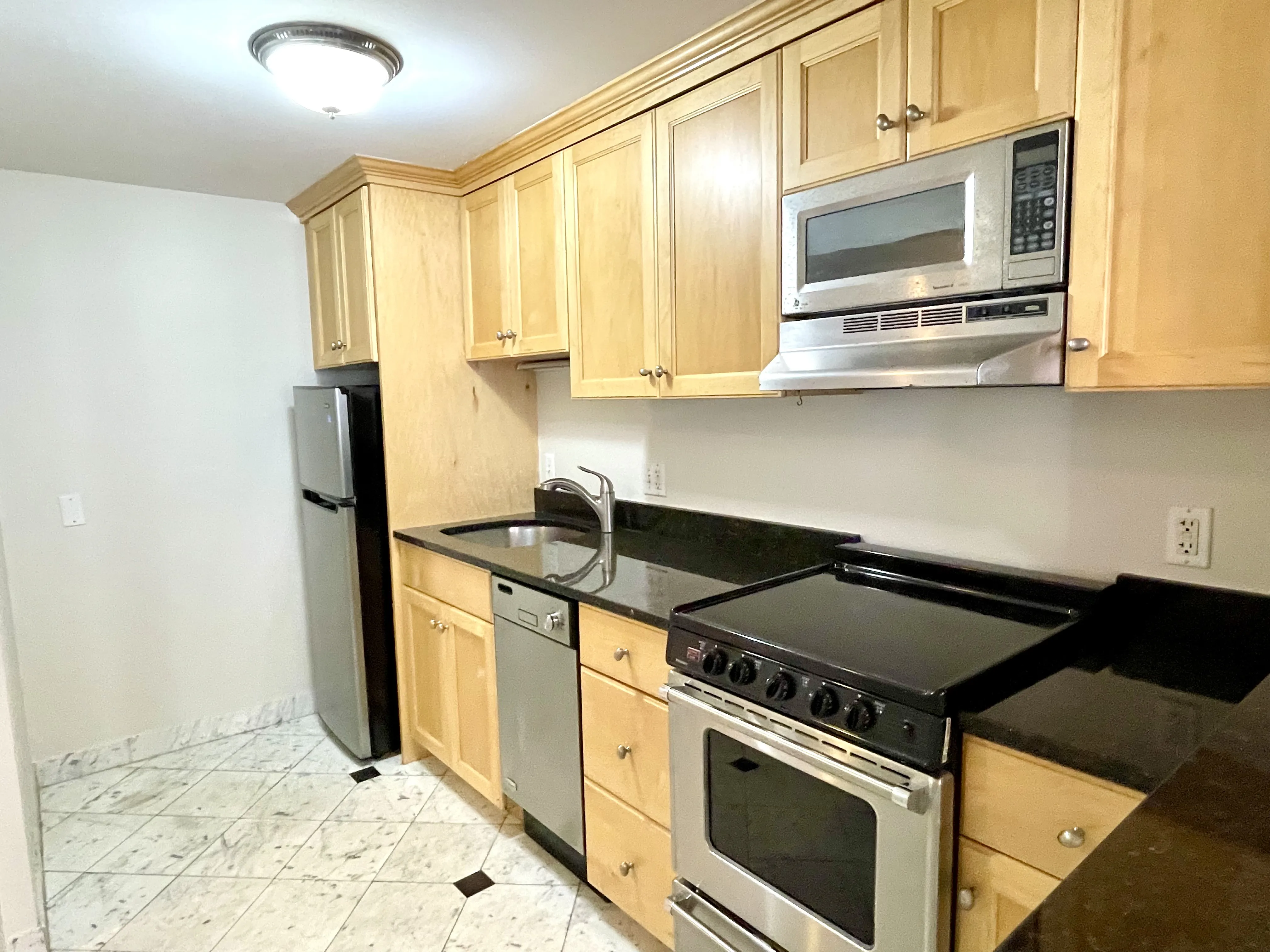 1 bed, 1 bath apartment for rent at 185 Beacon St Unit BR, Back Bay — photo 5 of 13