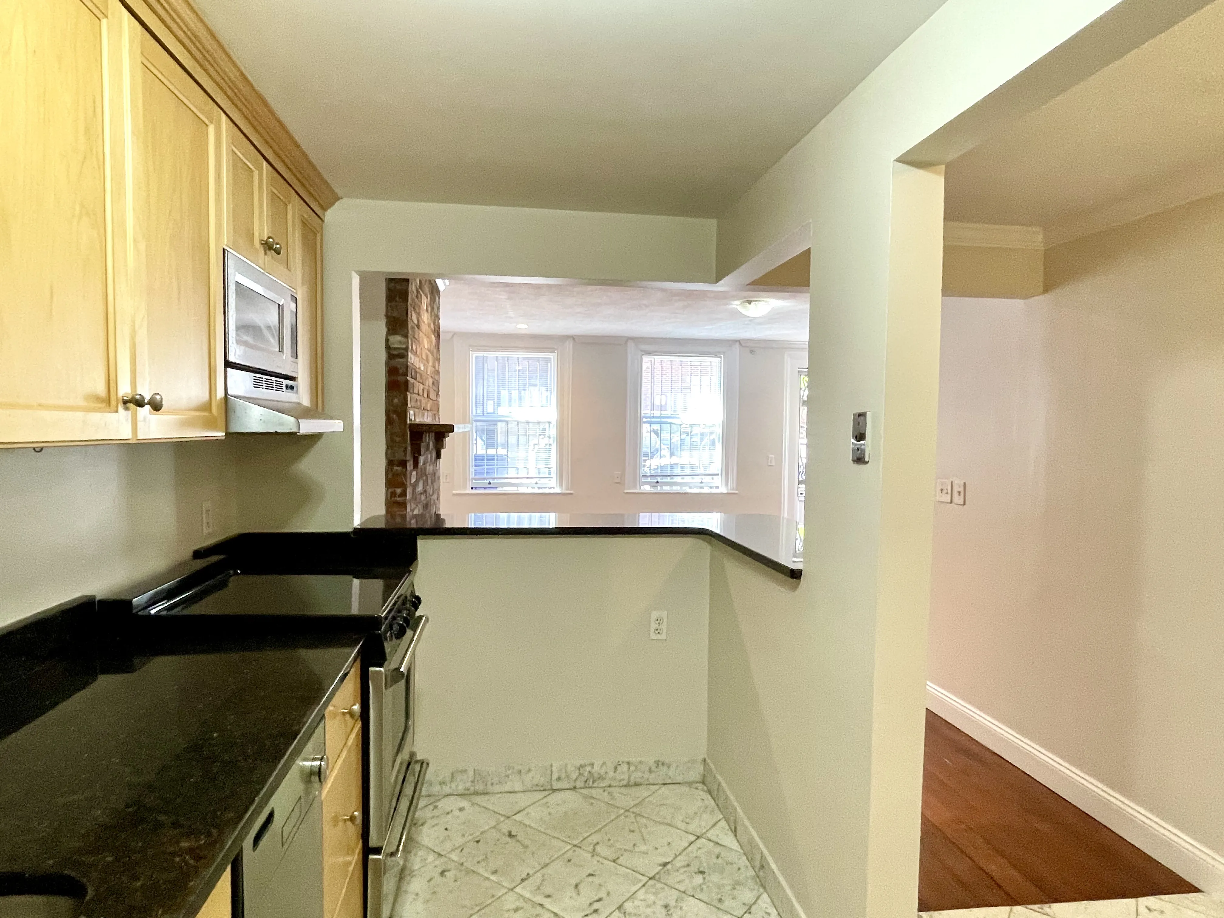 1 bed, 1 bath apartment for rent at 185 Beacon St Unit BR, Back Bay — photo 8 of 13