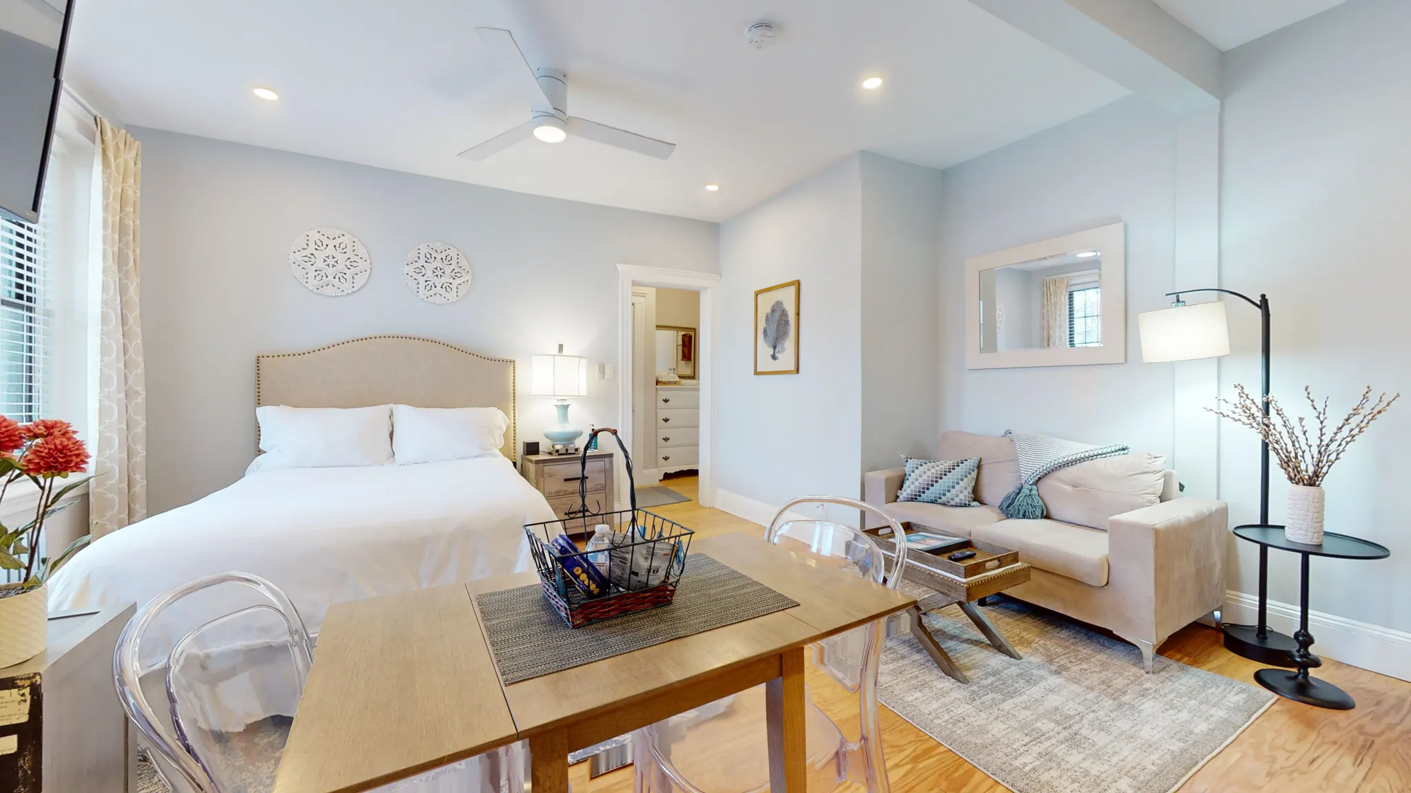 Studio bed, 1 bath apartment for rent at 185 Chestnut Hill Ave Unit 6, Brighton — photo 2 of 10