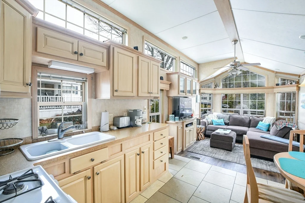 2 bed, 1 bath apartment for rent at 185 Cotuit Rd Unit 1 Juniper, Sandwich — photo 8 of 20
