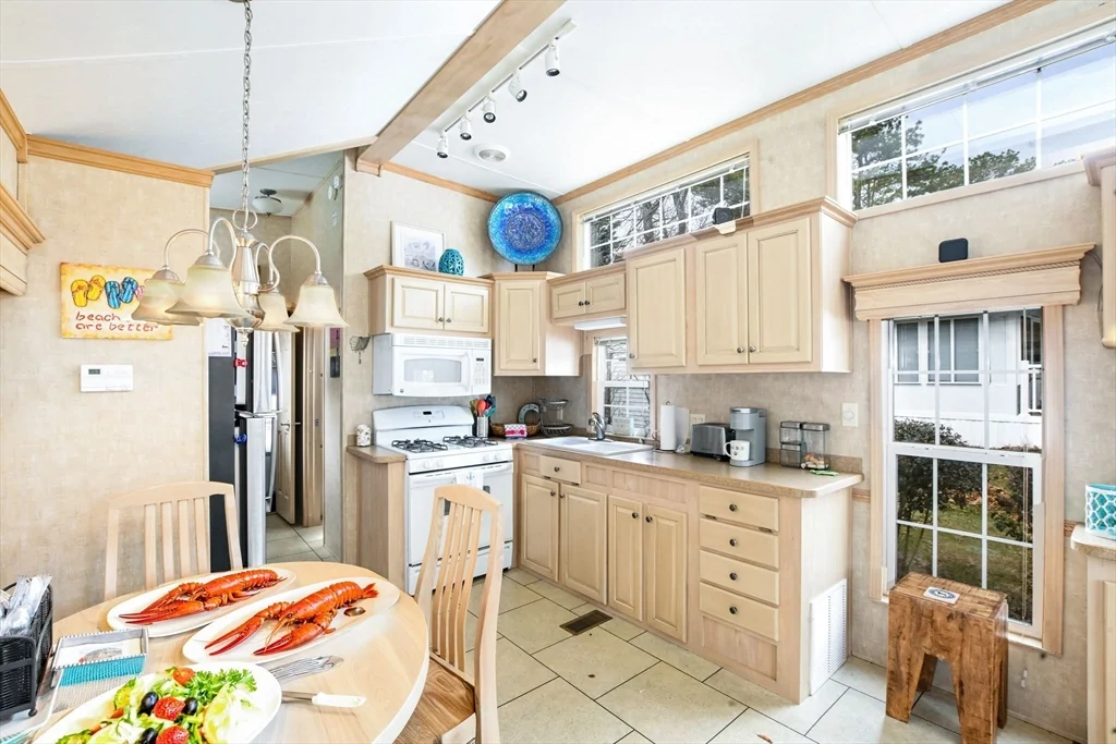 2 bed, 1 bath apartment for rent at 185 Cotuit Rd Unit 1 Juniper, Sandwich — photo 10 of 20