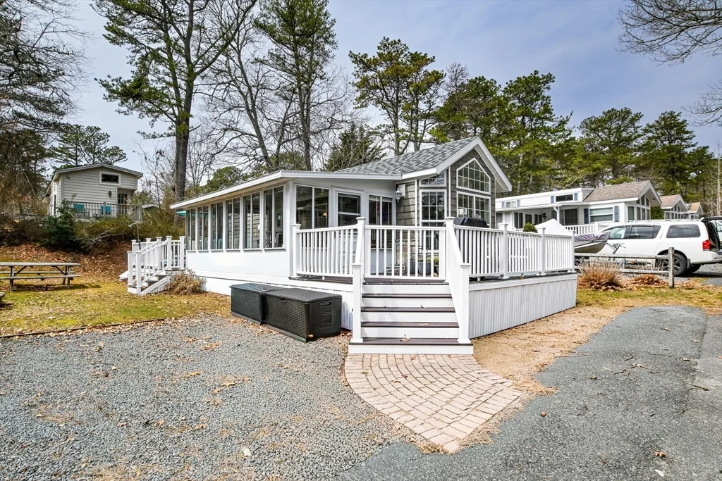 2 bed, 1 bath apartment for rent at 185 Cotuit Rd Unit 1 Juniper, Sandwich — photo 2 of 20