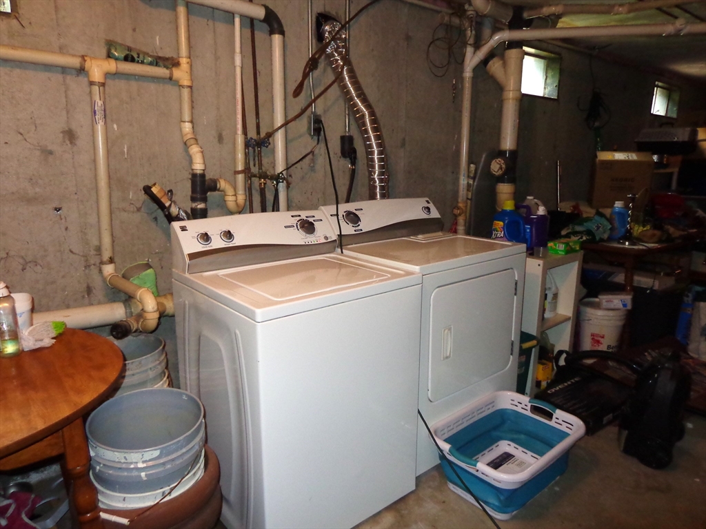 3 bed, 2 bath apartment for rent at 185 Edenfield Ave Unit 2, Watertown — photo 18 of 19