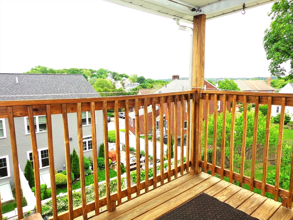 3 bed, 2 bath apartment for rent at 185 Edenfield Ave Unit 2, Watertown — photo 16 of 19