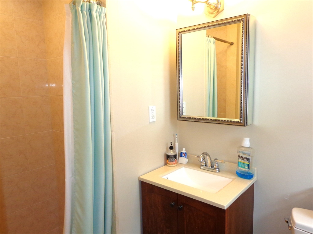 3 bed, 2 bath apartment for rent at 185 Edenfield Ave Unit 2, Watertown — photo 11 of 19