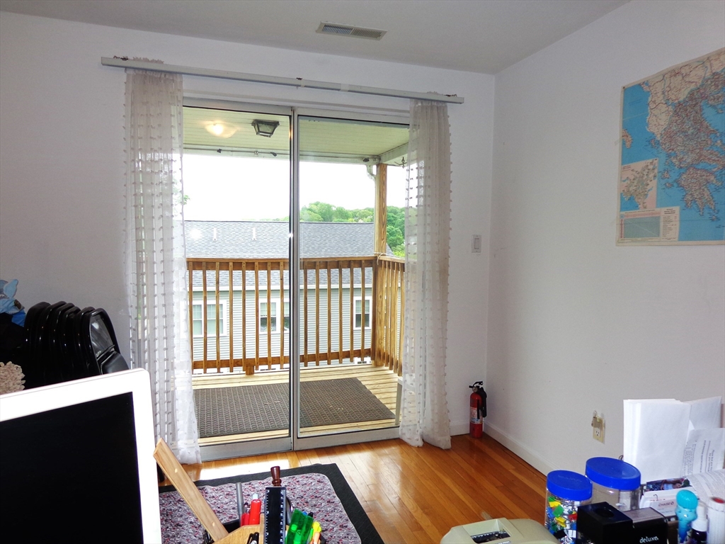 3 bed, 2 bath apartment for rent at 185 Edenfield Ave Unit 2, Watertown — photo 15 of 19