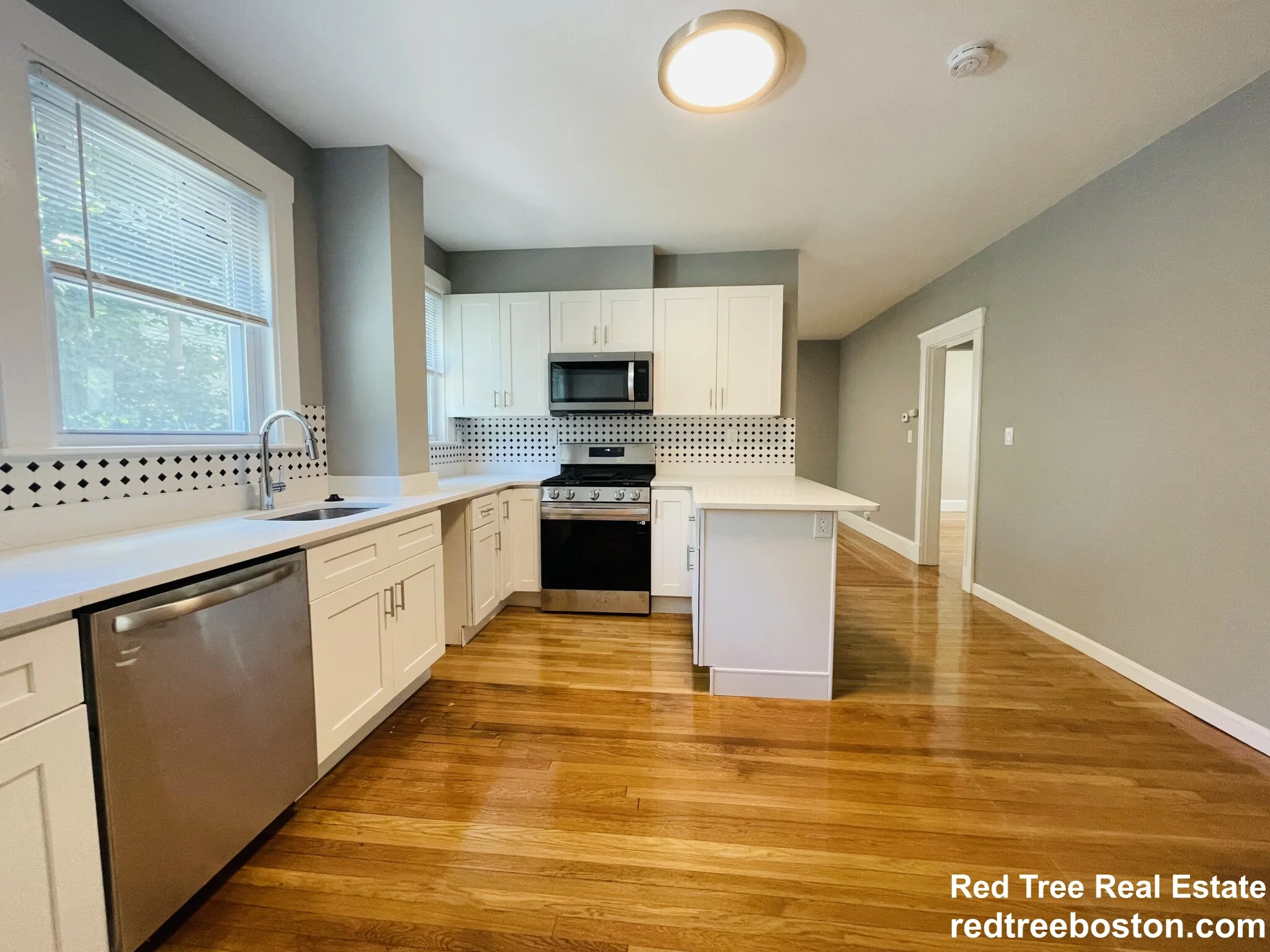3 bed, 1 bath apartment for rent at 185 Fellsway West Unit 1, Medford — photo 2 of 16