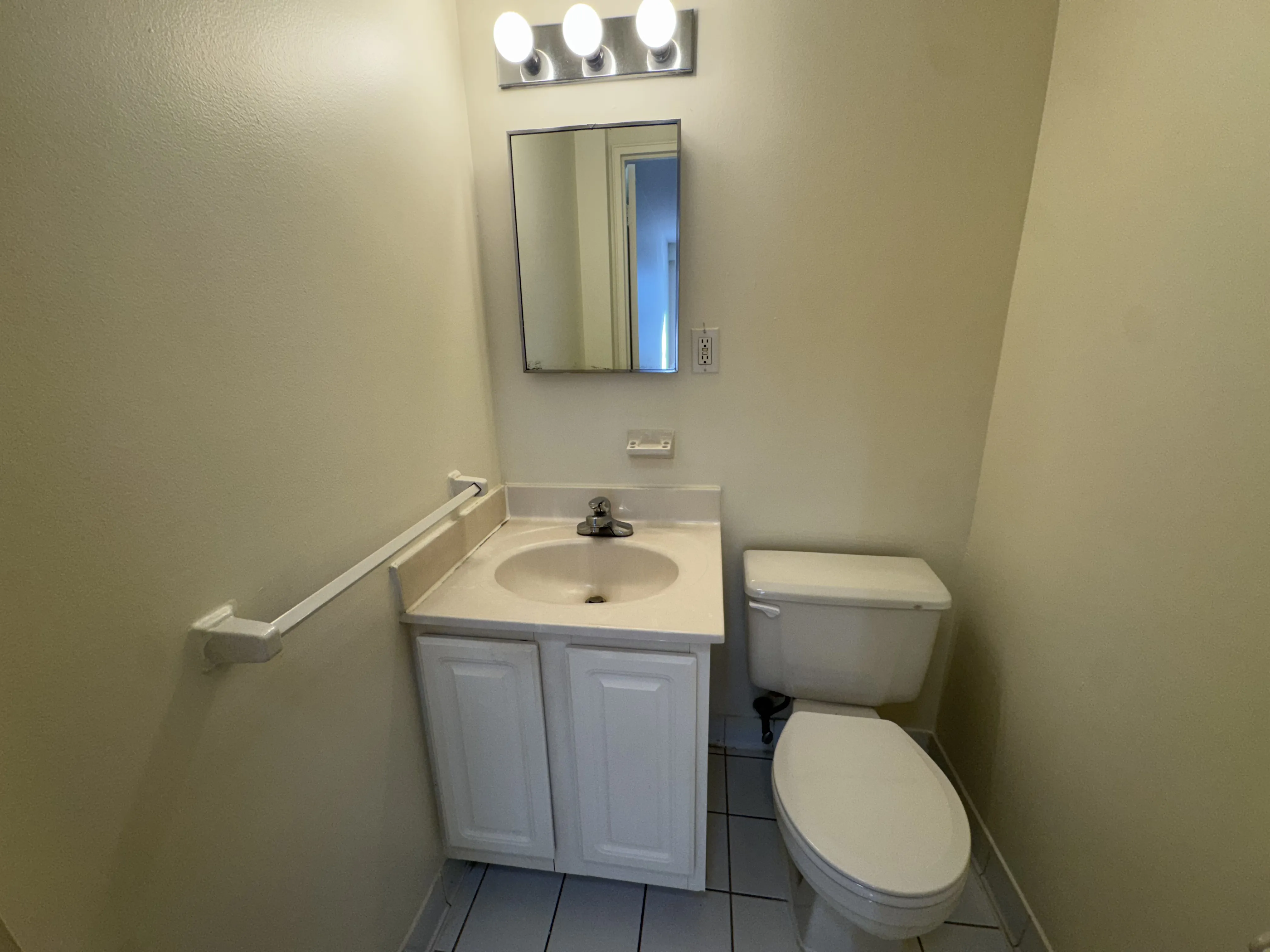 2 bed, 1.5 bath apartment for rent at 185 Freeman St Unit 246, North Brookline — photo 6 of 12