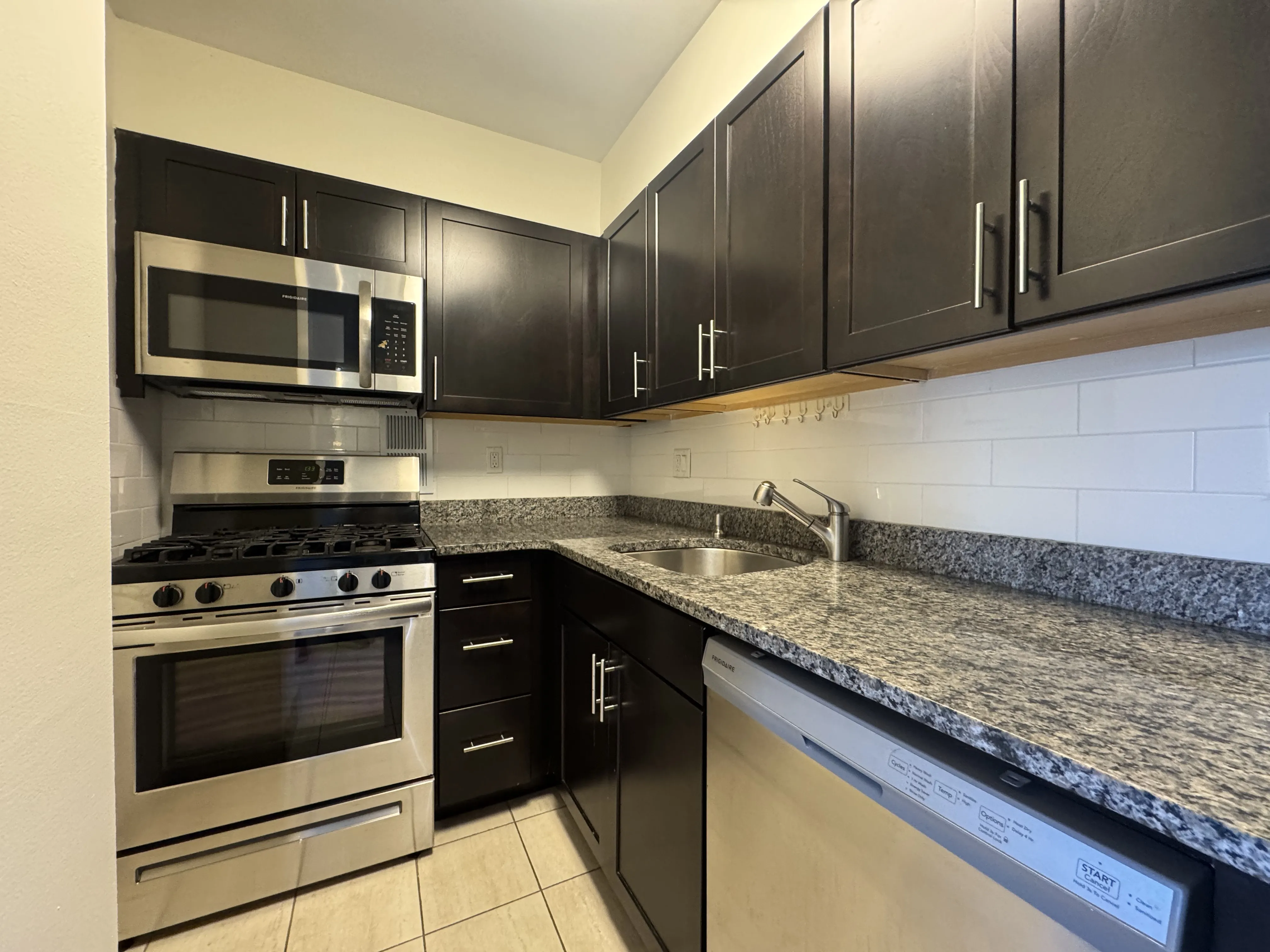 2 bed, 1.5 bath apartment for rent at 185 Freeman St Unit 416, North Brookline — photo 6 of 18