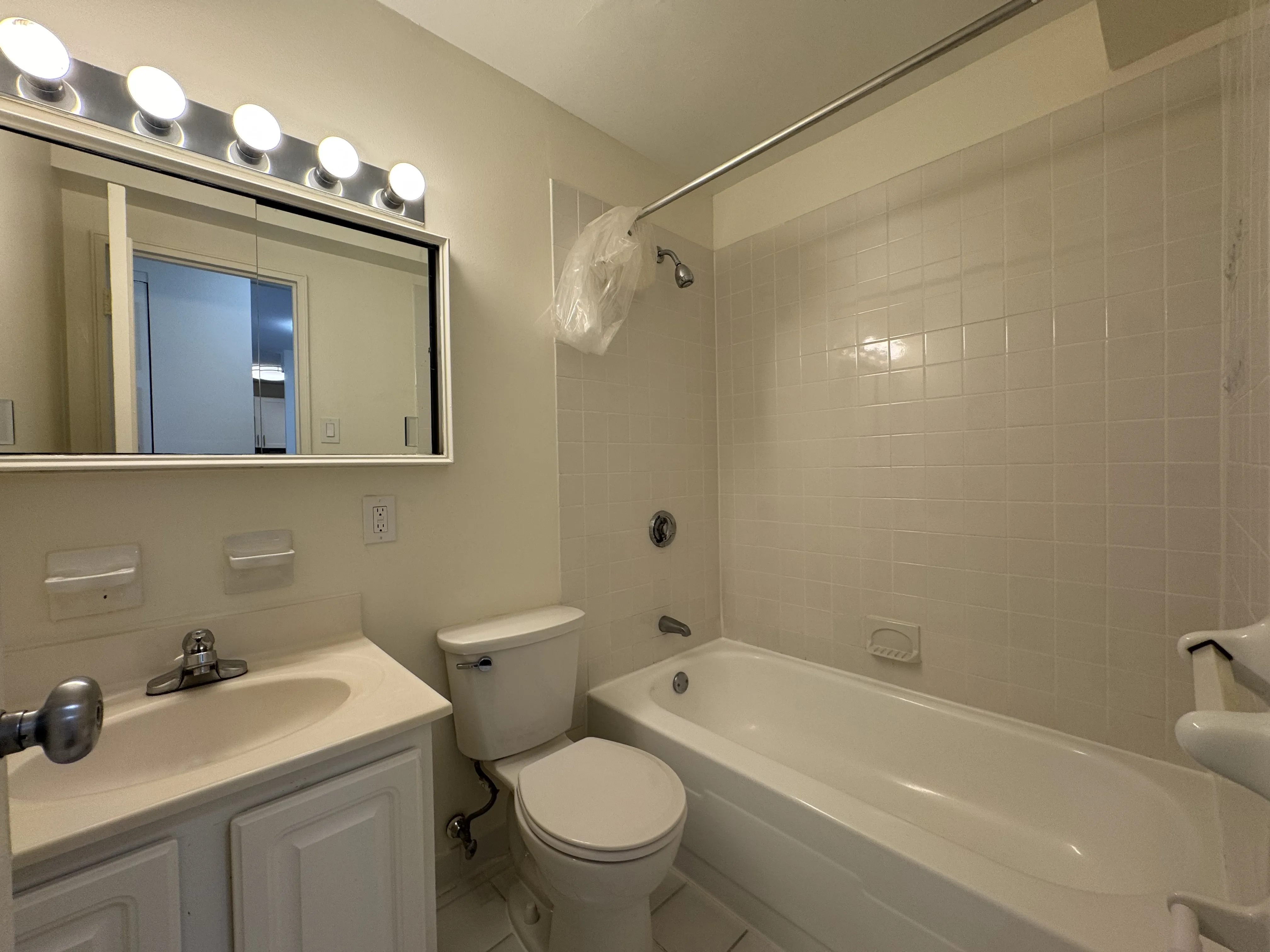 2 bed, 2 bath apartment for rent at 185 Freeman St Unit 639, North Brookline — photo 7 of 11