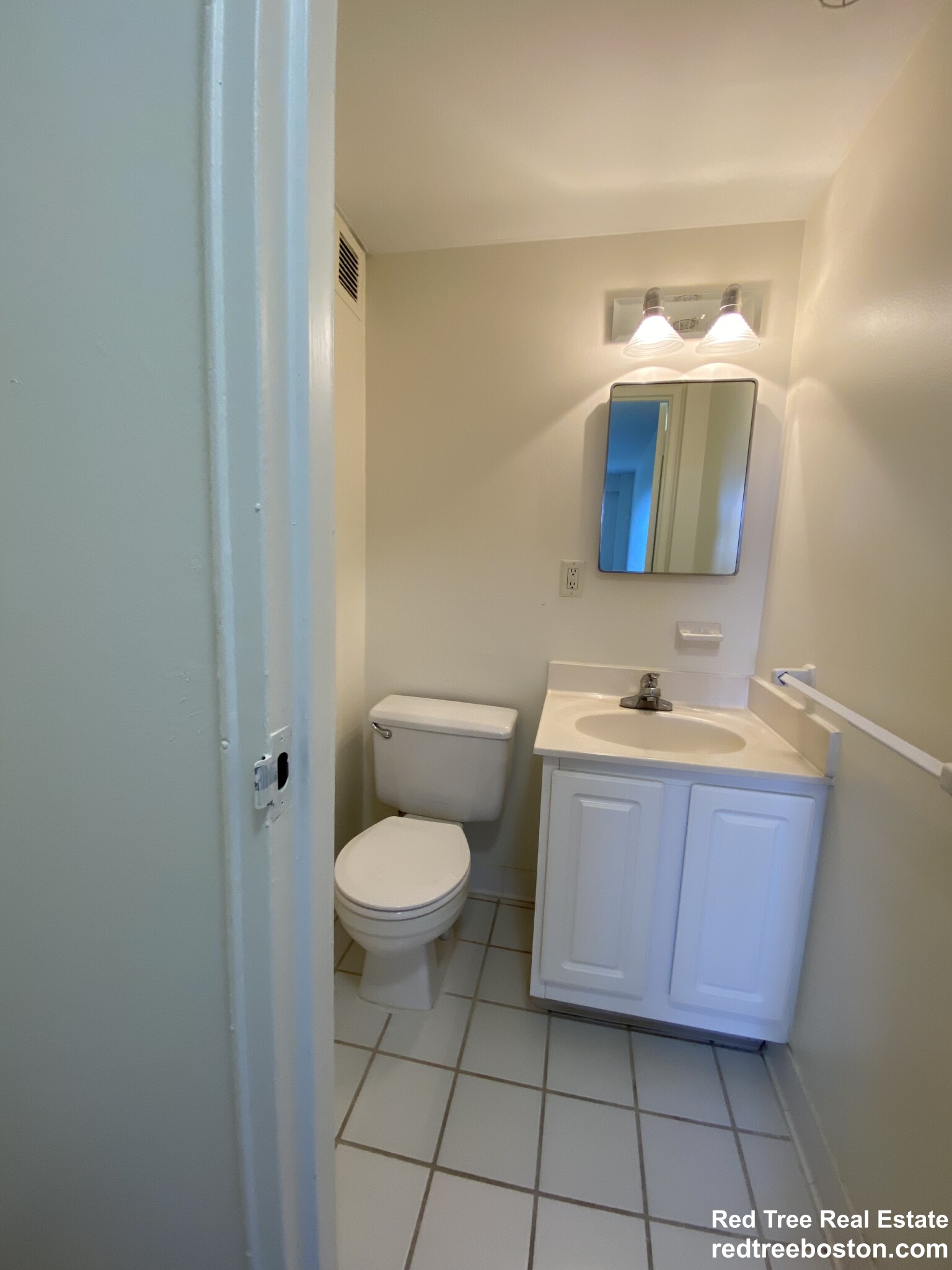2 bed, 1.5 bath apartment for rent at 185 Freeman St Unit 947, North Brookline — photo 3 of 26