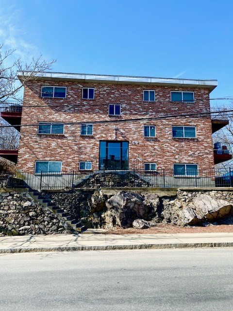 1 bed, 1 bath apartment for rent at 185 Grove Unit 1, West Roxbury — photo 9 of 9