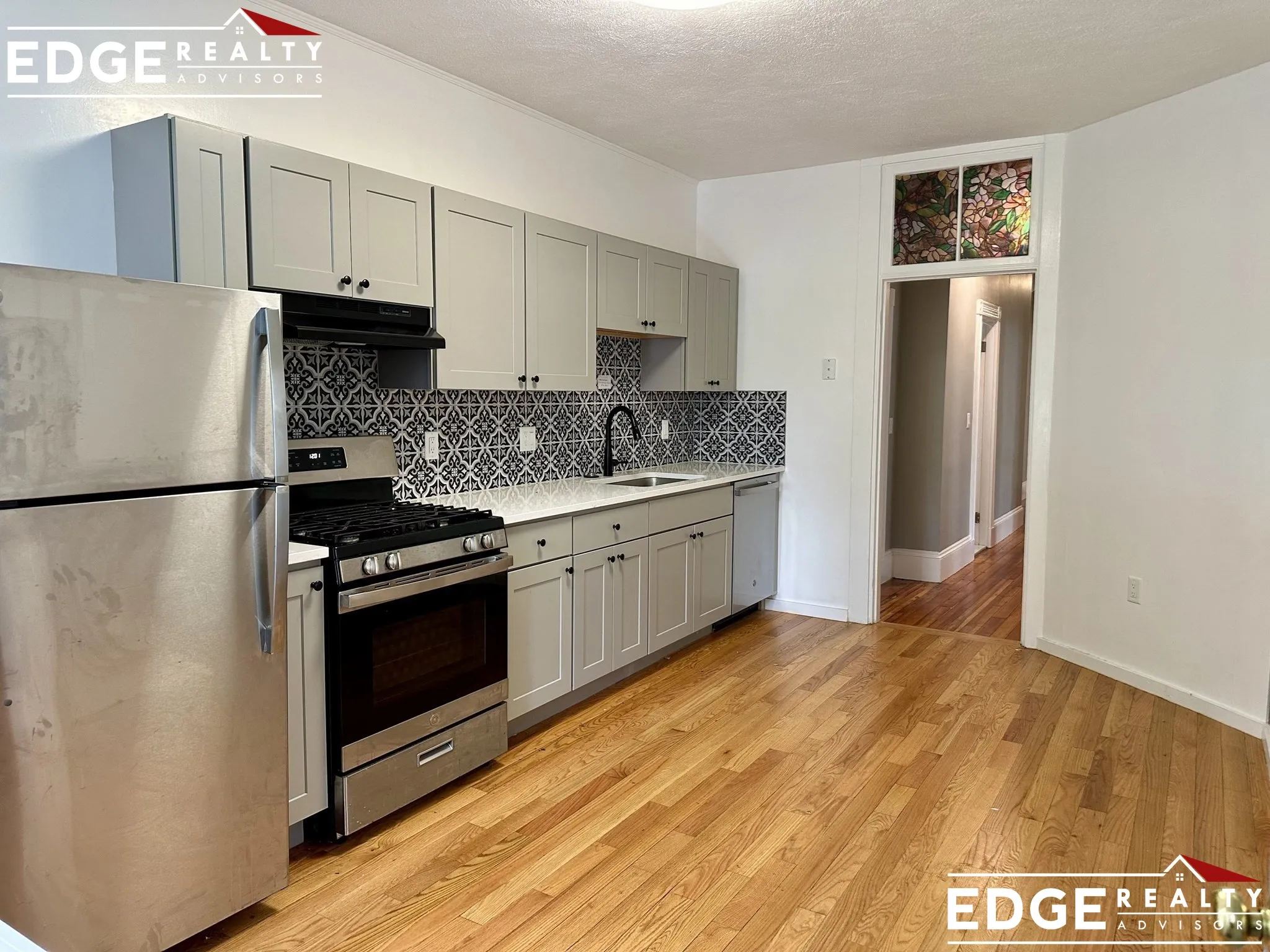 3 bed, 1 bath apartment for rent at 185 High St Unit 1, Jamaica Plain — photo 2 of 8