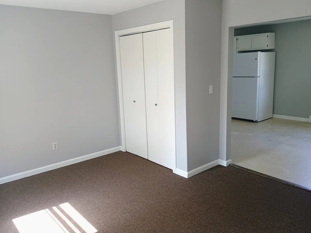 3 bed, 1 bath apartment for rent at 185 High St Unit 2L, Taunton — photo 3 of 8