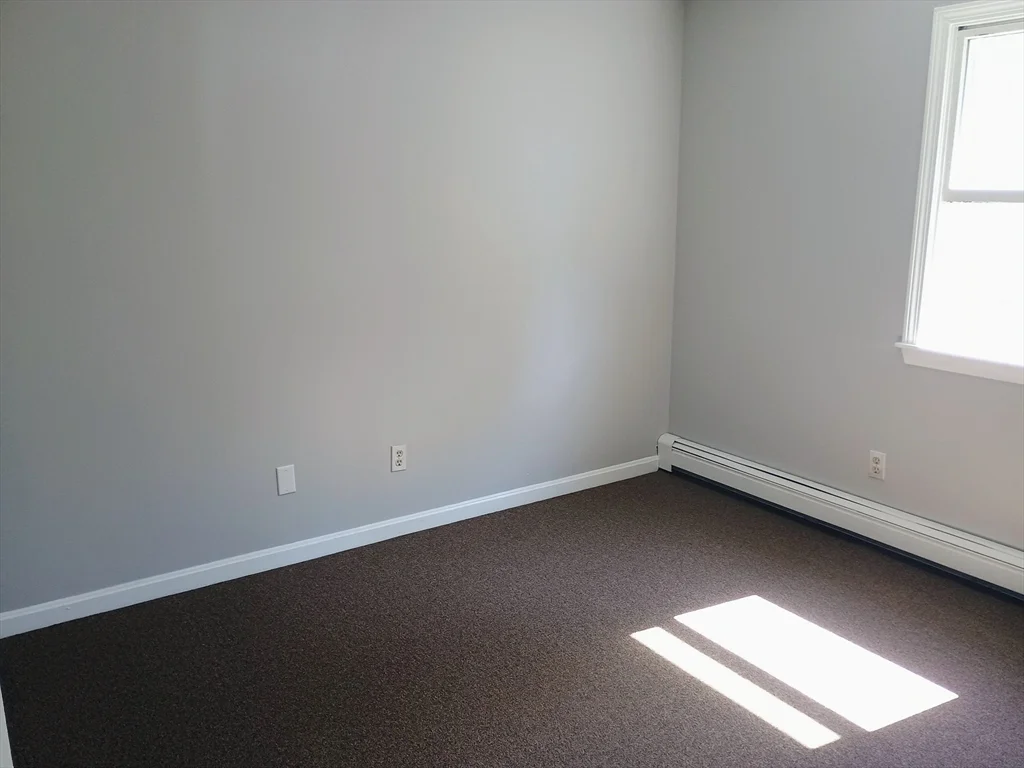 3 bed, 1 bath apartment for rent at 185 High St Unit 2L, Taunton — photo 6 of 8