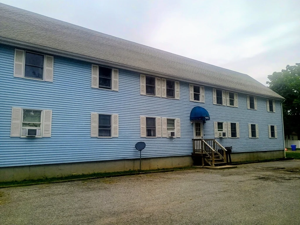 3 bed, 1 bath apartment for rent at 185 High St Unit 2L, Taunton