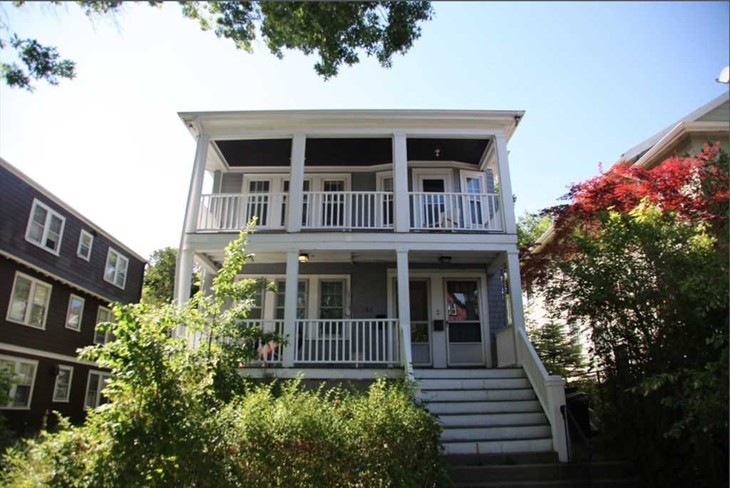 3 bed, 1 bath apartment for rent at 185 Huron Ave Unit 1, Observatory Hill