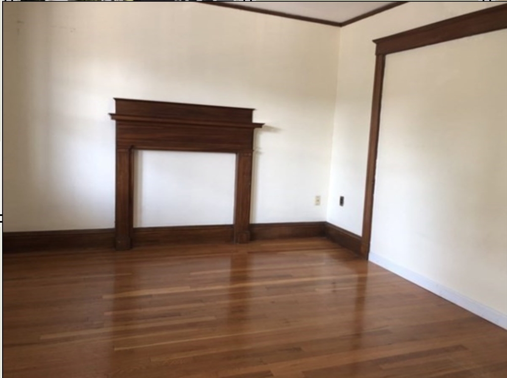 3 bed, 1 bath apartment for rent at 185 Huron Ave Unit 1, Observatory Hill — photo 2 of 10