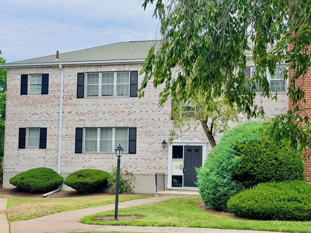 2 bed, 1 bath apartment for rent at 185 Lake Shore Rd Unit 1, Brighton — photo 16 of 21