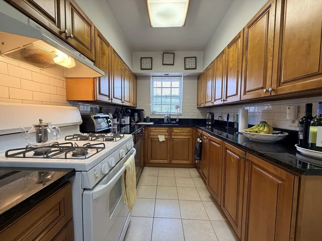 2 bed, 1 bath apartment for rent at 185 Lake Shore Rd Unit 1, Brighton — photo 7 of 21