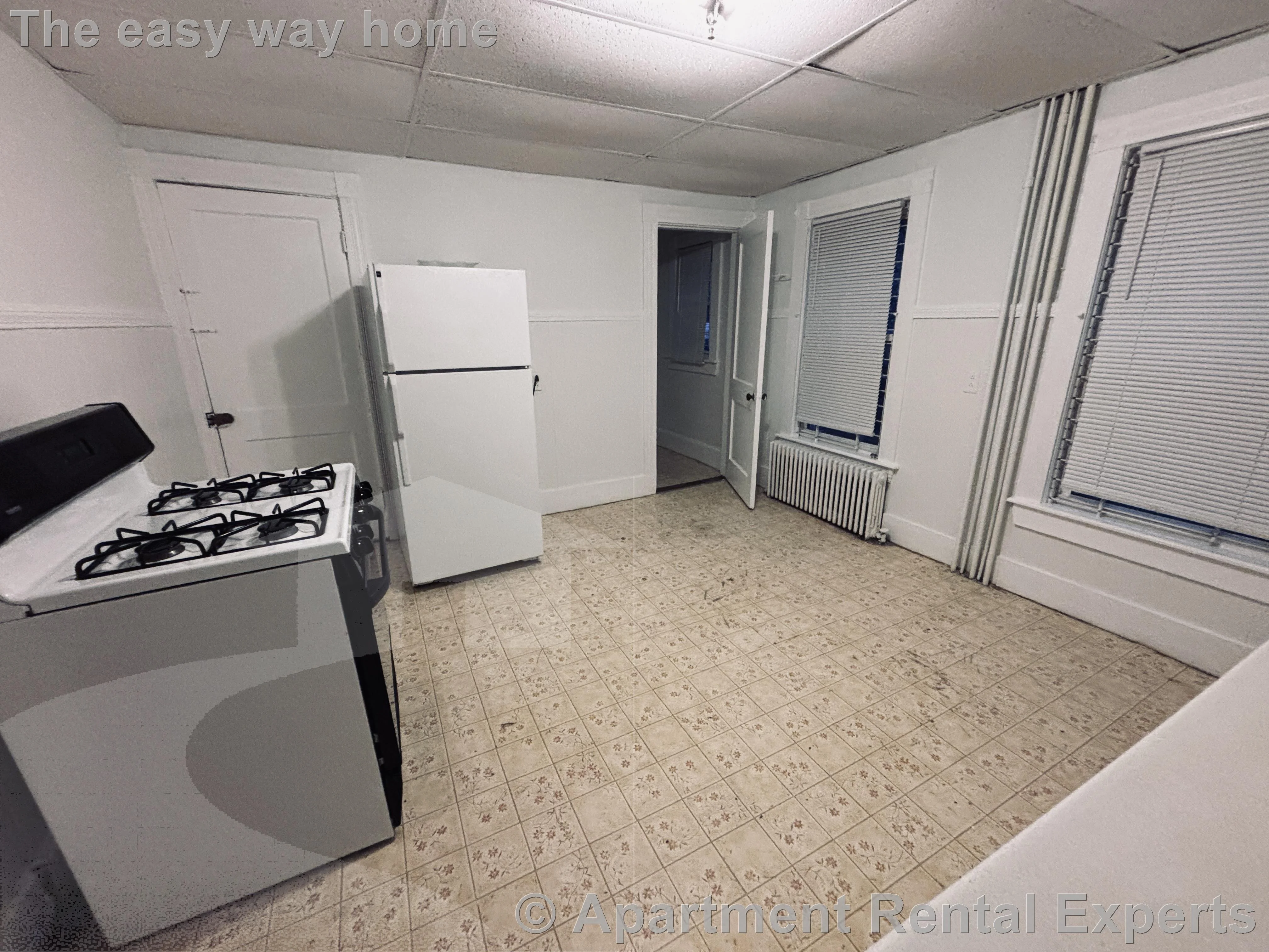 Studio bed, 1 bath apartment for rent at 185 Lowell St Unit 1R, Spring Hill — photo 4 of 7