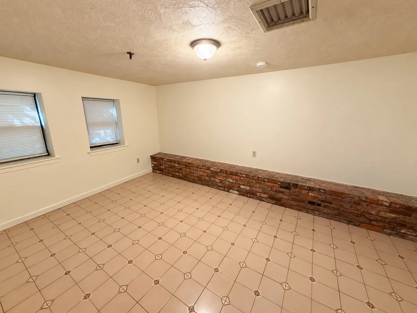 1 bed, 1 bath apartment for rent at 185 Main St Unit 5, Marlborough — photo 9 of 9