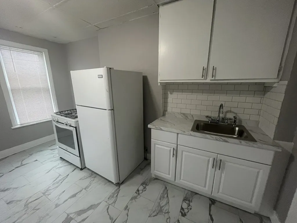 1 bed, 1 bath apartment for rent at 185 Marion Unit 1, East Boston — photo 1 of 9