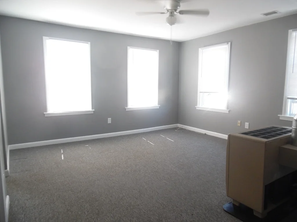 2 bed, 1 bath apartment for rent at 185 Mason St Unit 2, Fall River — photo 1 of 9