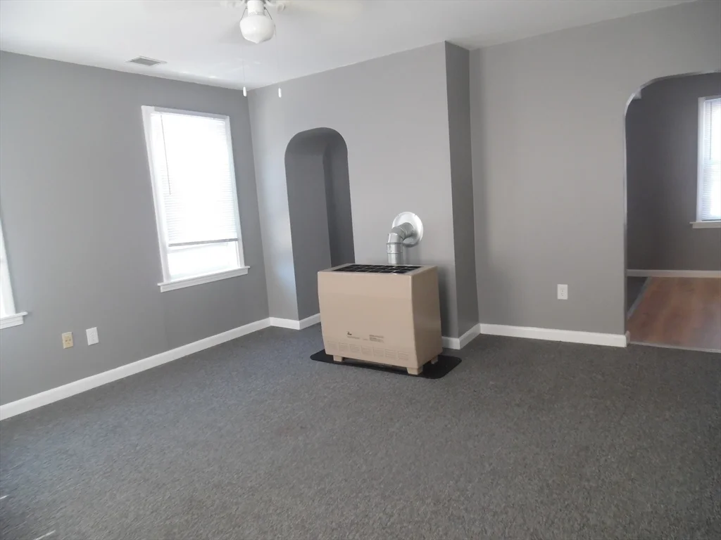 2 bed, 1 bath apartment for rent at 185 Mason St Unit 2, Fall River — photo 2 of 9