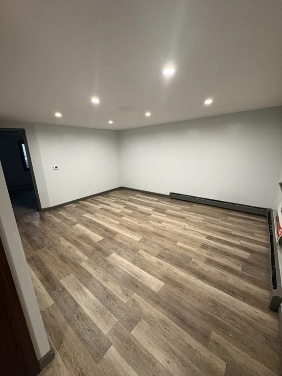 2 bed, 1 bath apartment for rent at 185 Middle St Unit 185, Springfield — photo 4 of 9
