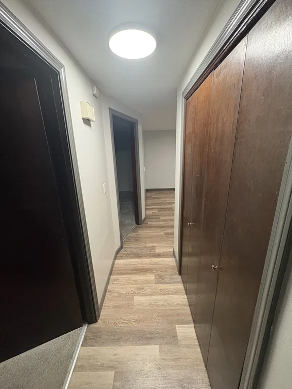 2 bed, 1 bath apartment for rent at 185 Middle St Unit 185, Springfield — photo 8 of 9