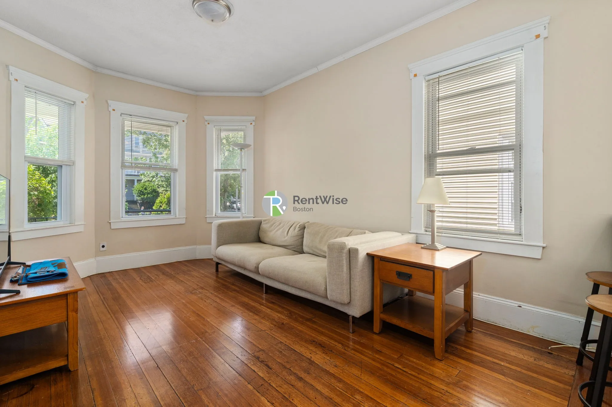 5 bed, 2 bath apartment for rent at 185 Powder House Boulevard Unit 2, West Somerville — photo 8 of 37