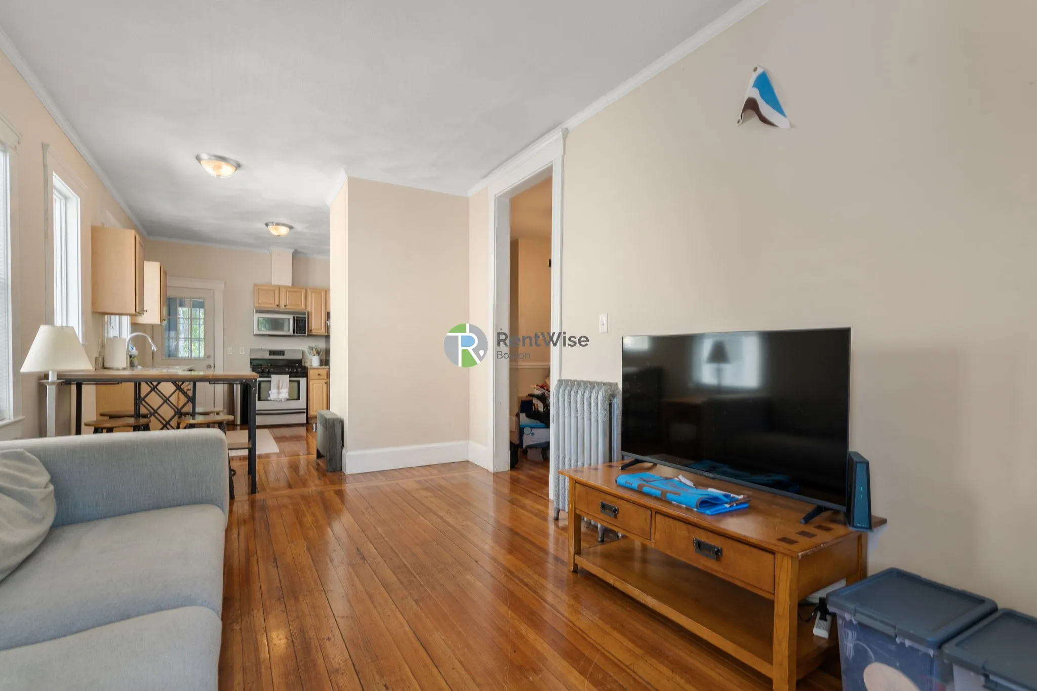 5 bed, 2 bath apartment for rent at 185 Powder House Boulevard Unit 2, West Somerville — photo 10 of 37