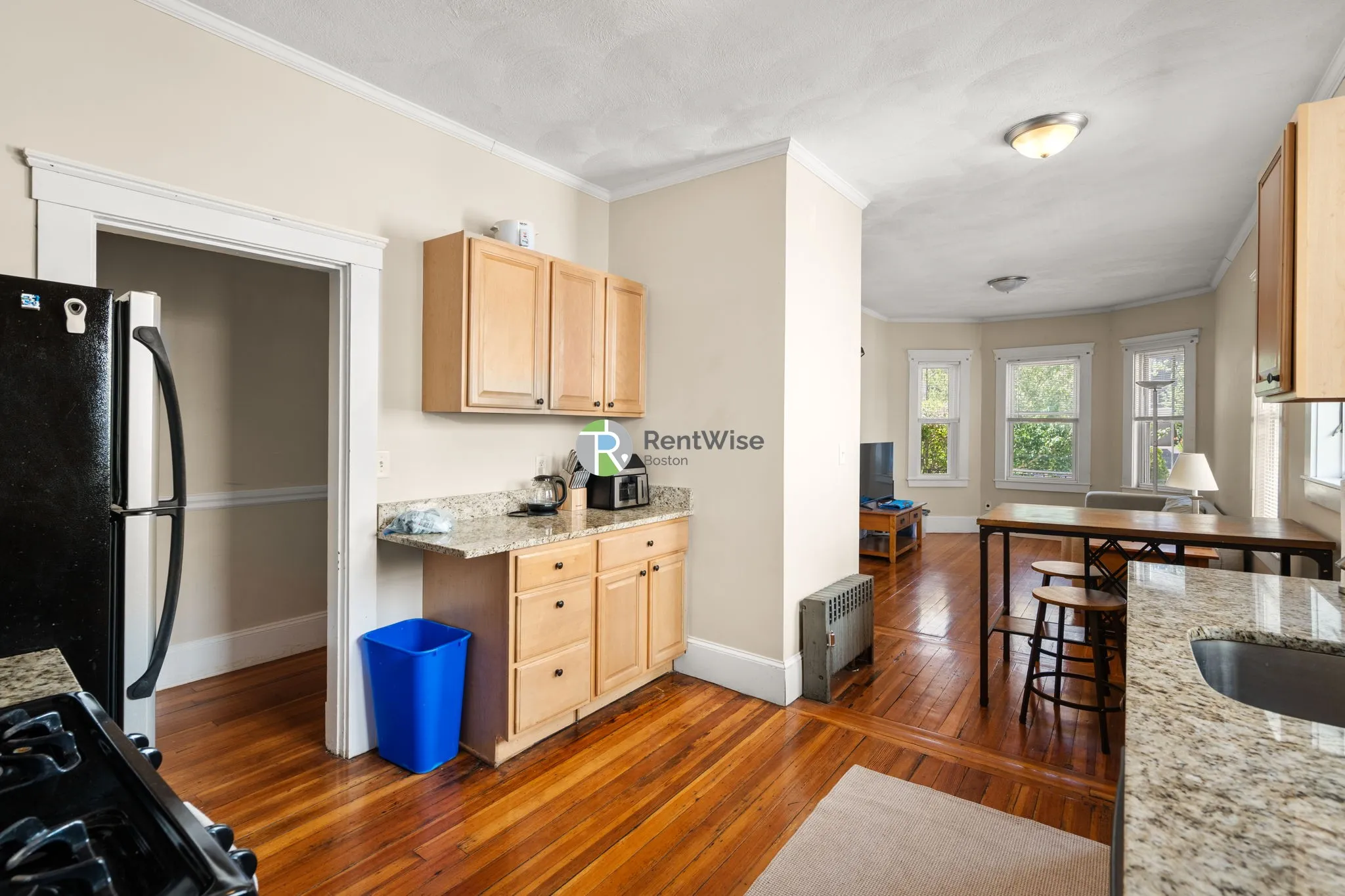 5 bed, 2 bath apartment for rent at 185 Powder House Boulevard Unit 2, West Somerville — photo 17 of 37