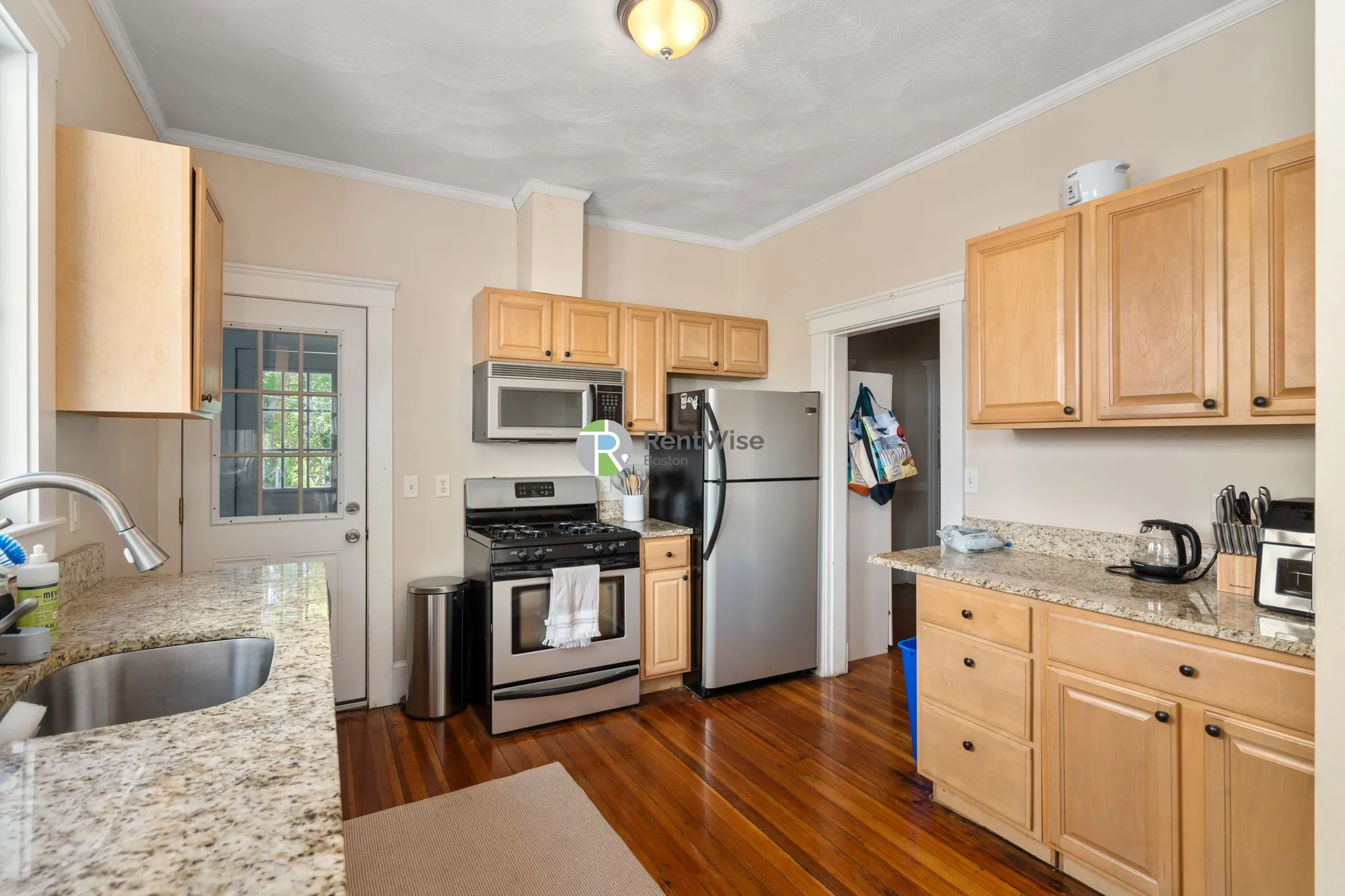 5 bed, 2 bath apartment for rent at 185 Powder House Boulevard Unit 2, West Somerville — photo 15 of 37