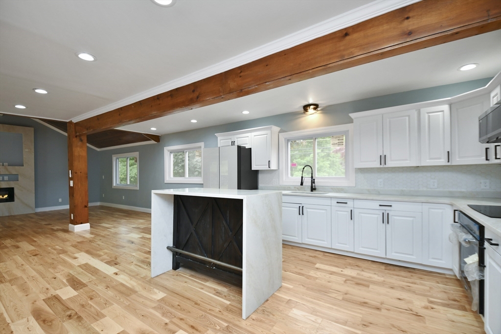 4 bed, 2 bath apartment for rent at 185 S Ashburnham Rd, Westminster — photo 4 of 26