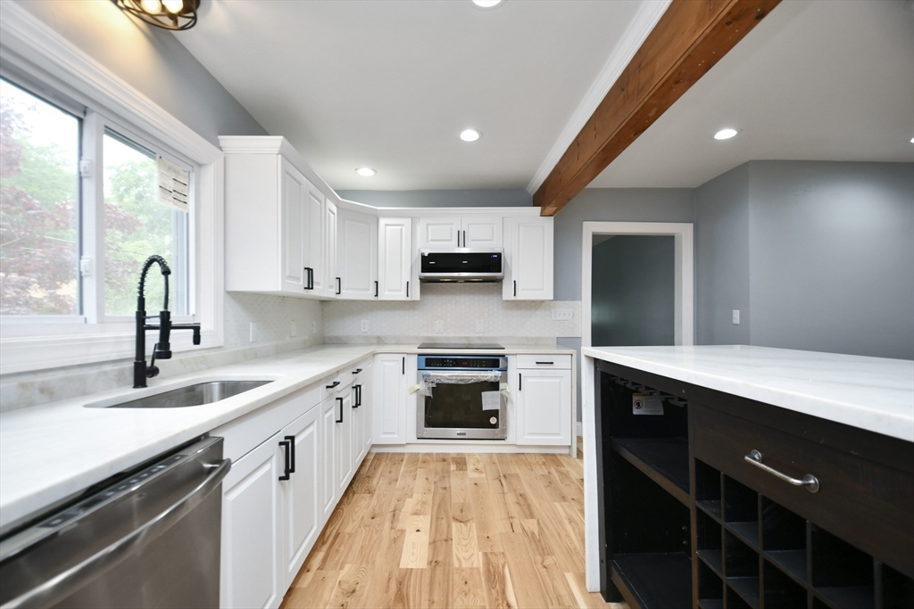4 bed, 2 bath apartment for rent at 185 S Ashburnham Rd, Westminster — photo 3 of 26