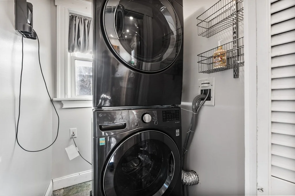 3 bed, 1 bath apartment for rent at 185 Savin Hill Ave Unit 3, Dorchester — photo 13 of 28